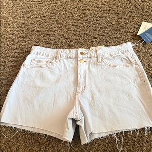NWT Universal Thread Off-White High-Rise Denim Shorts with Frayed Hem